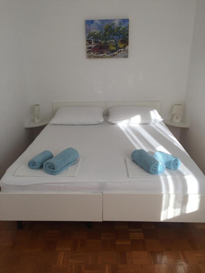 Schreng Apartments Malinska Esterno foto