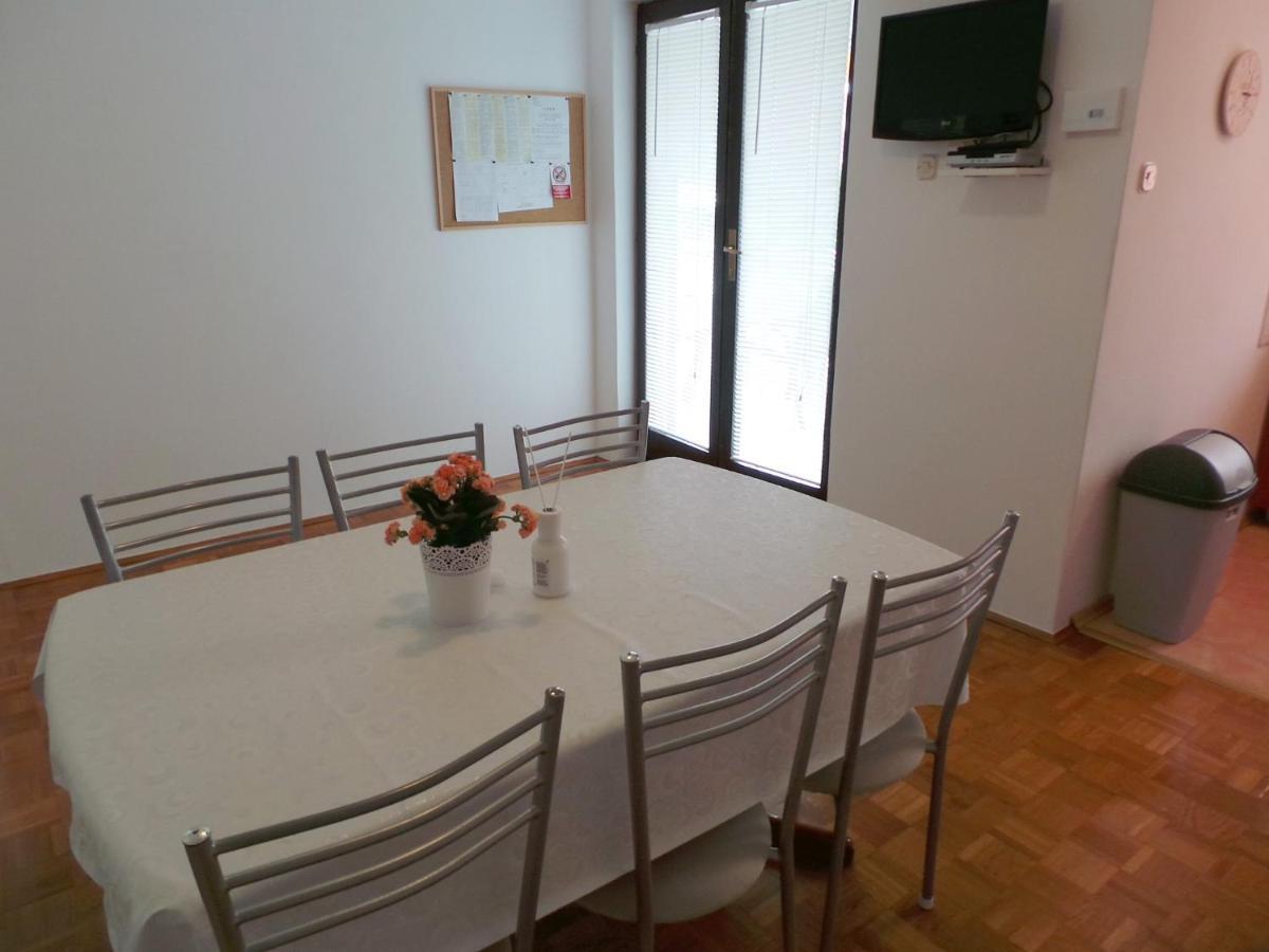 Schreng Apartments Malinska Esterno foto