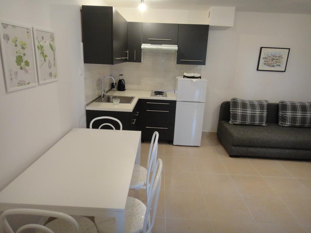 Schreng Apartments Malinska Esterno foto