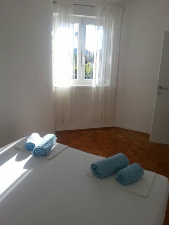 Schreng Apartments Malinska Esterno foto